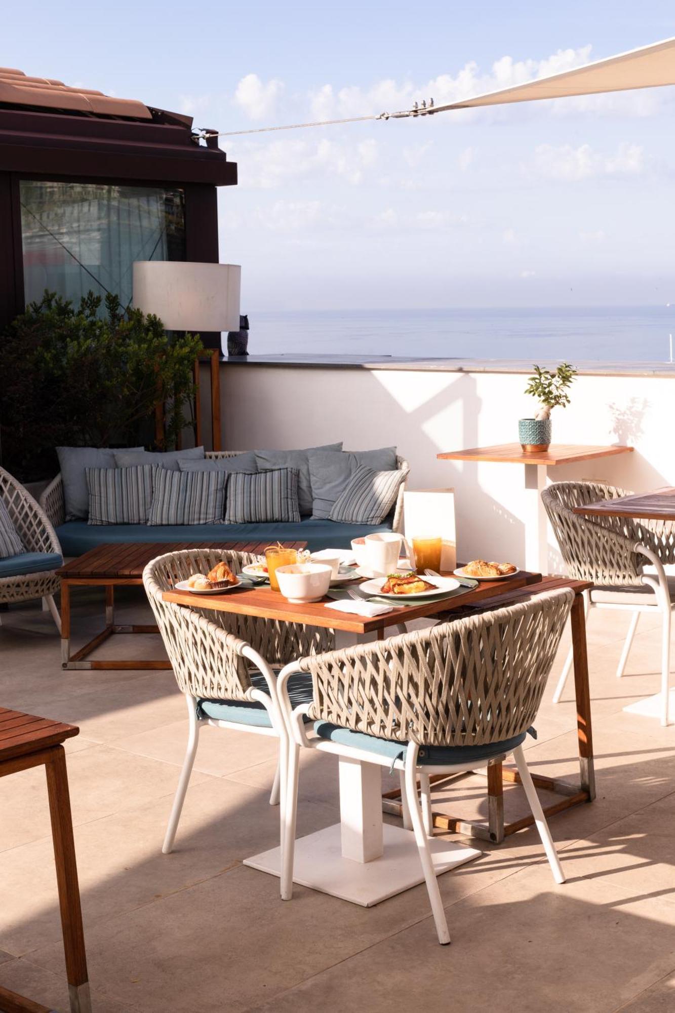 The Britannique Naples, Curio Collection By Hilton Hotel