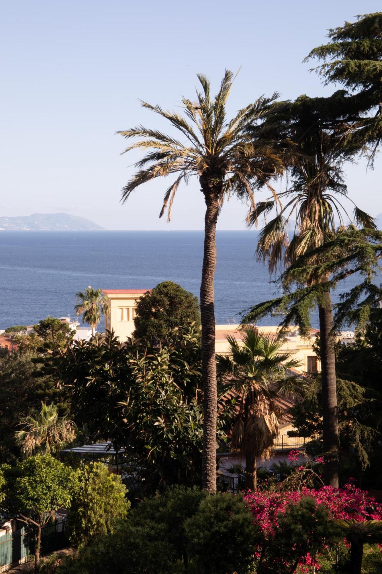 The Britannique Naples, Curio Collection By Hilton Hotel