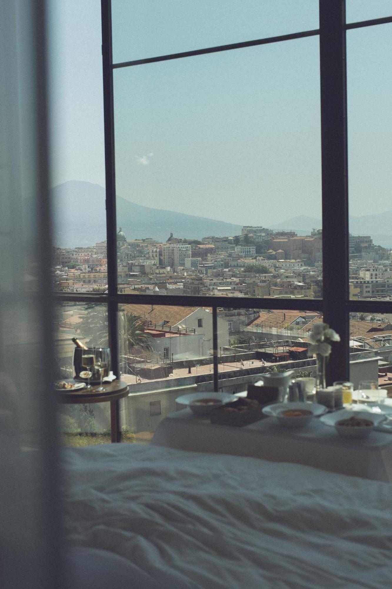 The Britannique Naples, Curio Collection By Hilton Hotel