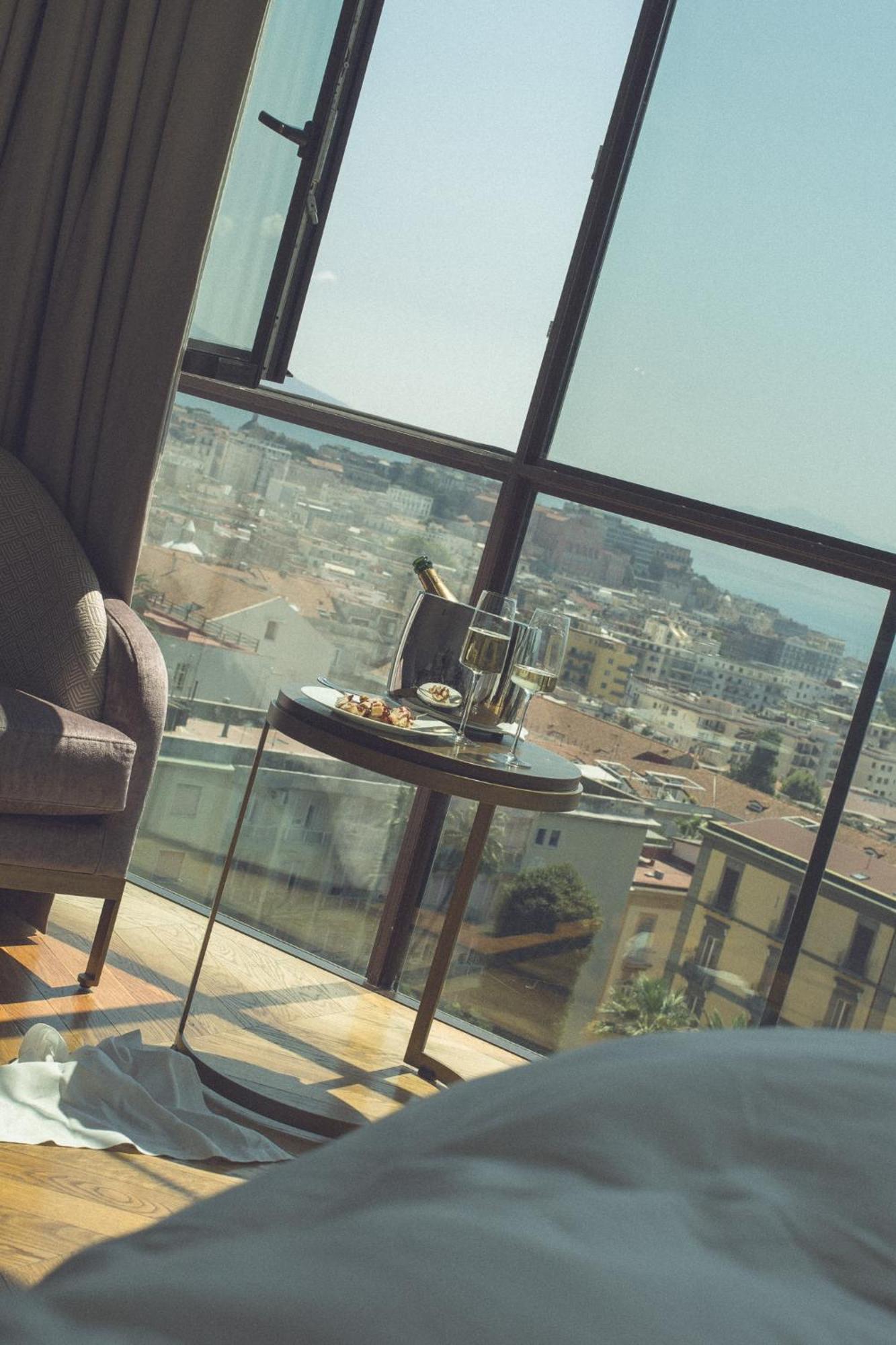Hotel The Britannique Naples, Curio Collection By Hilton