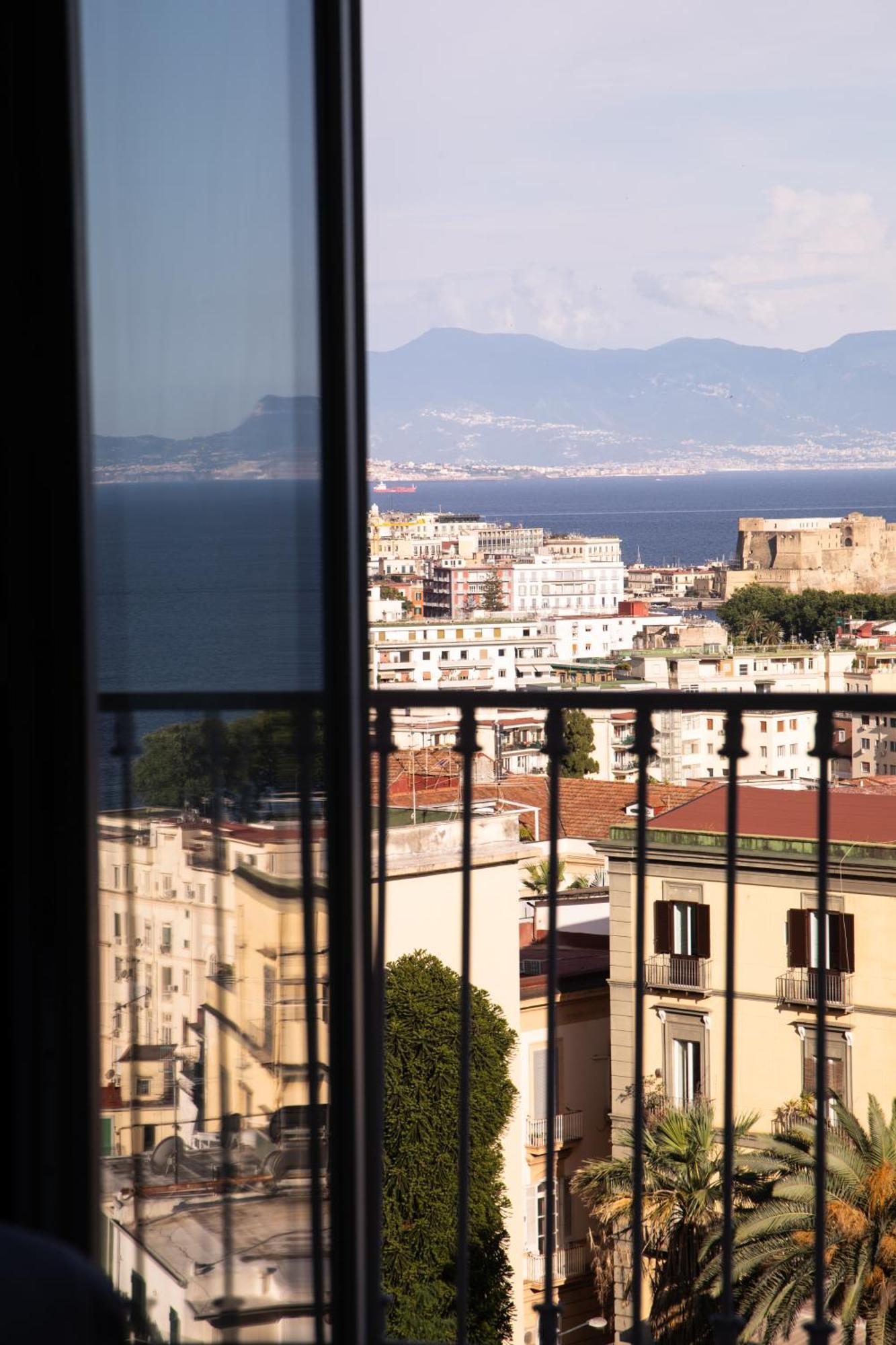 Hotel The Britannique Naples, Curio Collection By Hilton