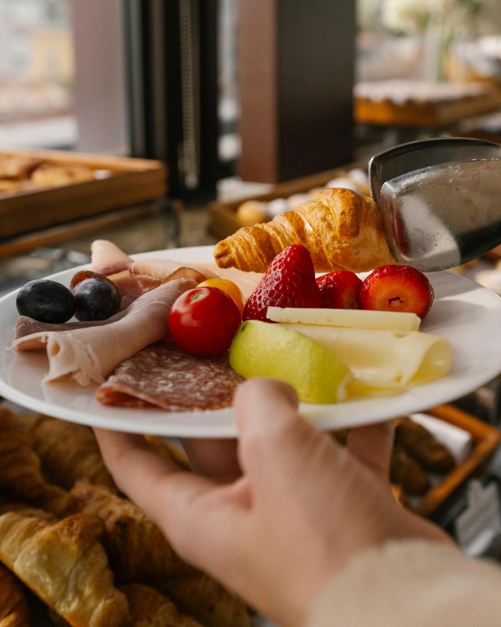 The Britannique Naples, Curio Collection By Hilton Hotel