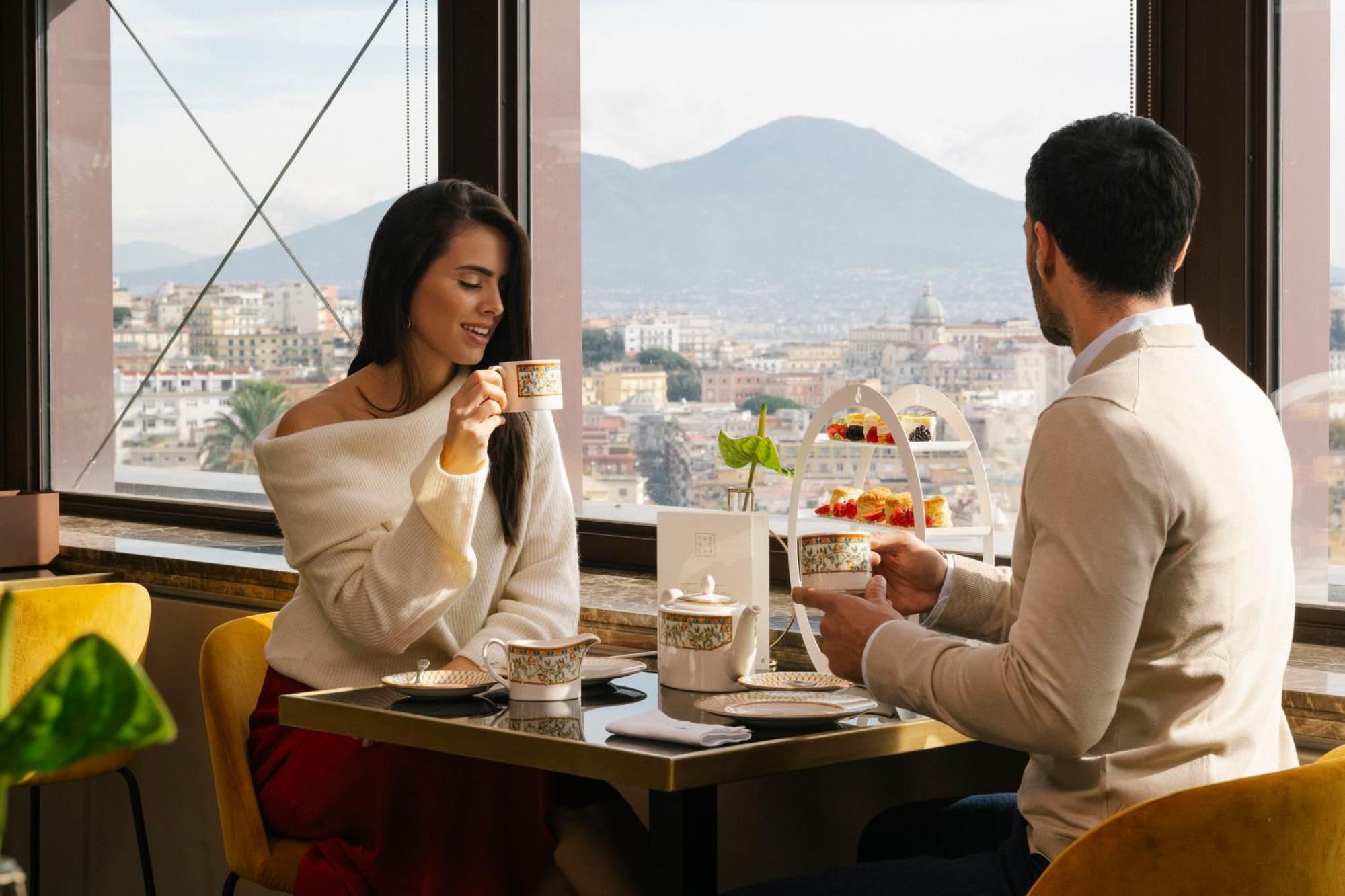 Hotel The Britannique Naples, Curio Collection By Hilton 5*