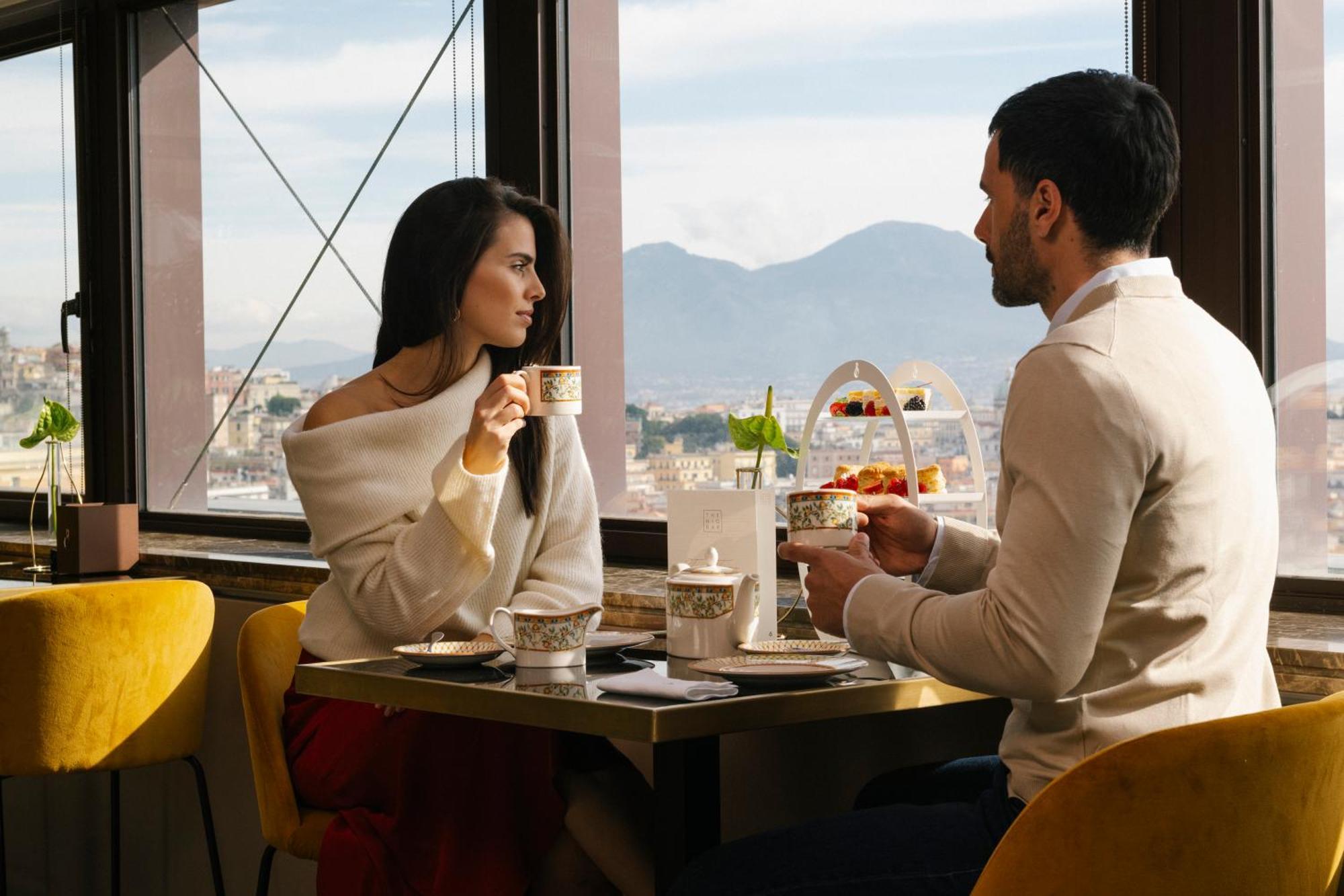The Britannique Naples, Curio Collection By Hilton Naples