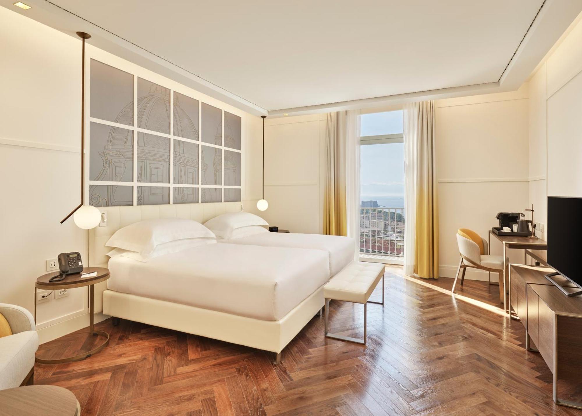 Hotel The Britannique Naples, Curio Collection By Hilton Naples
