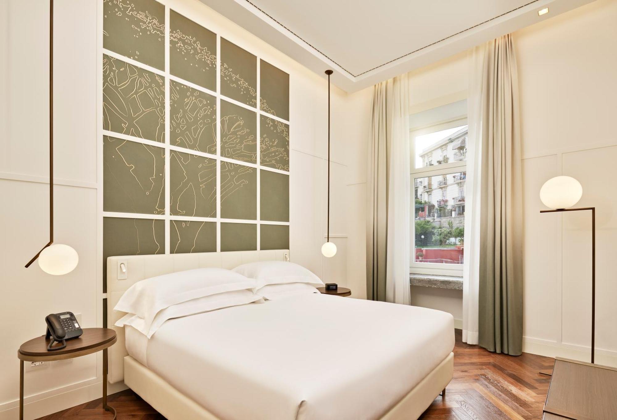 De Bonart Naples, Curio Collection By Hilton 5* Neapel